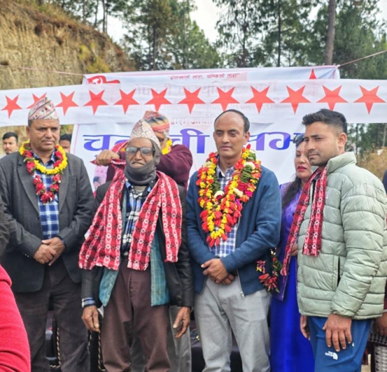 तामाकोशीमा नेपाली कम्युनिस्ट पार्टी (नेकपा)को चुनावी सभा, दर्जनौँ नेता तथा कार्यकर्ता पार्टी प्रवेश